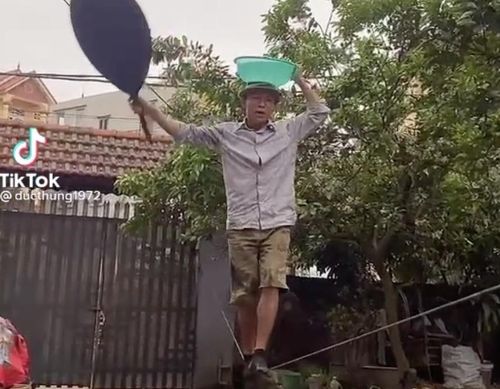 Video ghi lại hành động nguy hiểm không có công cụ bảo hộ thu hút 8 triệu lượt xem trên TikTok.