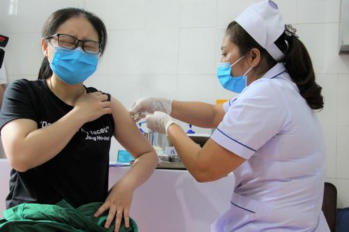 Ngành Y tế Đắk Lắk thực hiện nghiêm quy trình tiêm chủng vắc-xin COVID-19