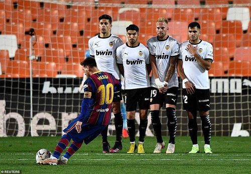 Messi trong pha nâng tỷ số lên 3-1