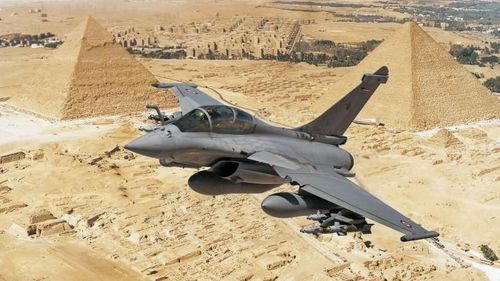 Gói mua sắm Rafale cũng là động thái xích lại gần phương Tây, đồng thời hỗ trợ chương trình máy bay chiến đấu đang gặp khó khăn của Pháp và nền kinh tế châu Âu ốm yếu; có thể hành động mua Rafale được coi là một cách để bù đắp điều này. Nguồn ảnh: Pinterest.