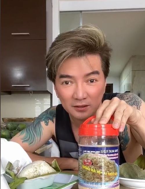 Anh cảm thấy rất vui vì có được thu nhập ‘danh chính ngôn thuận’ bằng nghề tay trái