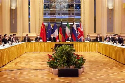 Toàn cảnh cuộc đàm phán giữa đại diện Iran và các cường quốc nhằm khôi phục thỏa thuận hạt nhân mang tên Kế hoạch hành động chung toàn diện (JCPOA) tại Vienna, Áo ngày 20/4/2021. (Ảnh: THX/TTXVN)
