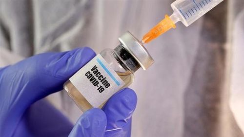 Tiêm phòng vắc-xin COVID cho trẻ em được xem là chìa khóa để tăng miễn dịch cộng đồng. 