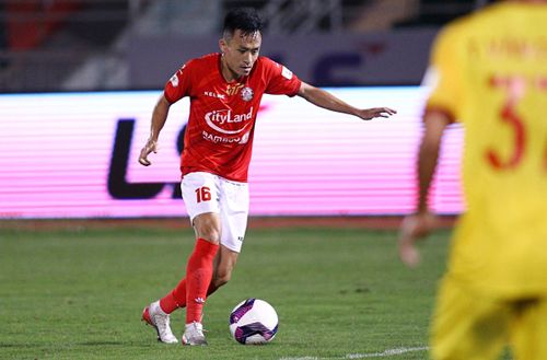 Huy Toàn ở lại với CLB TP.HCM đến hết mùa giải 2023. Ảnh: Quang Thịnh.