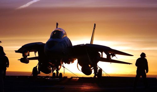 Nhiệm vụ chiến đấu cuối cùng của F-14 diễn ra vào ngày 8-2-2006 khi hai chiếc phi cơ F-14D Super Tomcat hạ cánh xuống tàu sân bay USS Theodore Roosevelt (CVN-71) sau khi ném bom Iraq.