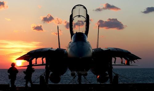 Đến tháng 9-2006, Hải quân Mỹ ngưng sử dụng toàn bộ phi đội F-14D Super Tomcat.