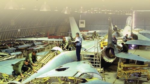 Từ phiên bản F-14B và D, nhà sản xuất lắp động cơ GE F-110 mới có lực đẩy mạnh hơn.