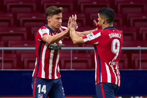  Llorente giúp Suarez có được nhiều bàn thắng ở La Liga 2020/21. Ảnh: Getty Images. 