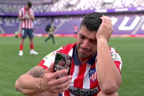 Suarez bật khóc sau khi đưa Atletico đăng quang ngôi vô địch. Ảnh: Twitter.