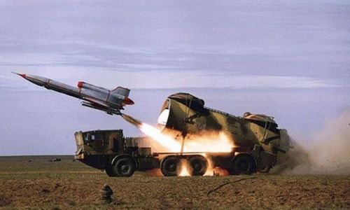 Tu-143 được thiết kế để tiến hành các phi vụ trinh sát chiến thuật, nó có thể bay ở tầm thấp, được triển khai từ một chiếc xe tải hạng nặng và khi phóng có sự hỗ trợ của tên lửa đẩy. Sau khi hoàn thành nhiệm vụ, chiếc UAV này sẽ hạ cánh bằng dù.