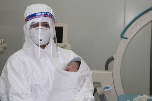 Các thai phụ mắc Covid-19 vẫn được theo dõi sát tại Bệnh viện Bệnh Nhiệt đới Trung ương, thậm chí một số ca đã sinh con thành công. Ảnh: BVCC.