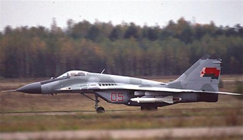 MiG-29 với tên lửa R-77
