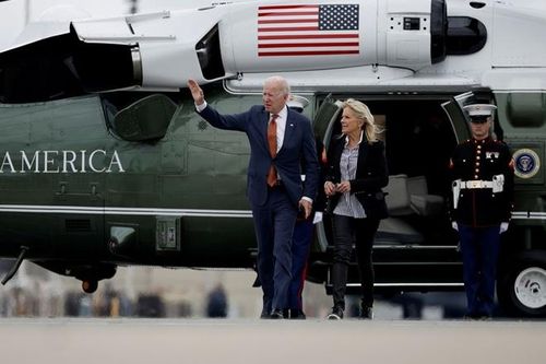 Tổng thống Mỹ Joe Biden và phu nhân. Ảnh Reuters.