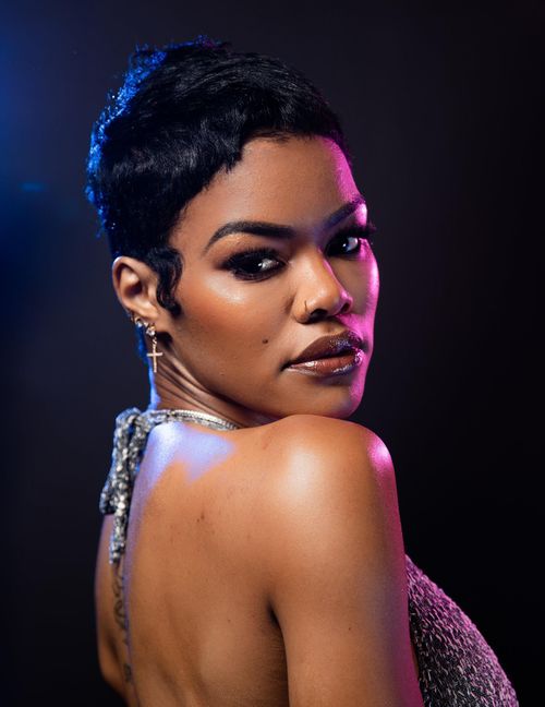 Trước khi chuyển qua làm người mẫu, Teyana Taylor nổi tiếng với sự nghiệp âm nhạc hay điện ảnh. Cuối năm 2019, cô ký hợp đồng với công ty người mẫu IMG, chính thức dấn thân vào ngành công nghiệp thời trang.