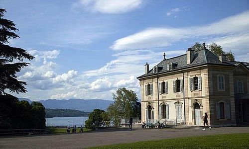 Biệt thự Villa La Grange cạnh hồ Geneva. (Nguồn: Reuters)