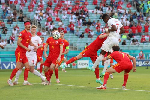  Embolo trở thành ngôi sao của hiệp đấu thứ 2. Ảnh: Reuters. 