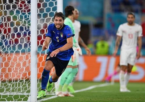 Locatelli góp 2 bàn giúp Italia vùi dập Thụy Sỹ