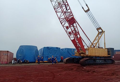 Một số thiết bị điện gió của Công ty cổ phần Phong điện HBRE Gia Lai (huyện Chư Prông) đã được vận chuyển đến công trình. Ảnh: Minh Nguyễn