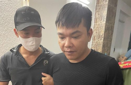 Đối tượng Nguyễn Văn Quyền - Phụ trách kỹ thuật sàn Hitoption.net. Ảnh: Công an Hải Phòng.