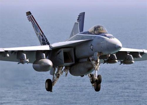 Theo con số tham khảo được trang mạng Nation-creation đưa ra, hiện nay một chiếc tiêm kích F/A-18E/F Super Hornet có giá bán là 98 triệu USD, còn F-15E Strike Eagle vào khoảng 110 - 130 triệu USD tùy thuộc cấu hình cụ thể.