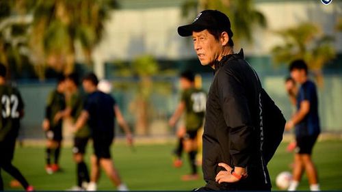 HLV Akira Nishino khiến Liên đoàn bóng đá Thái Lan mất kiên nhẫn. Ảnh: TL