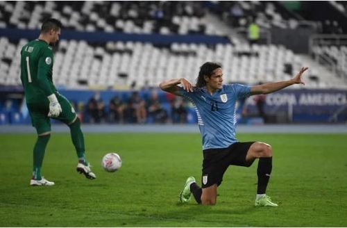Cavani ghi bàn giúp Uruguay đánh bại Paraguay 1-0. Ảnh: Getty Images