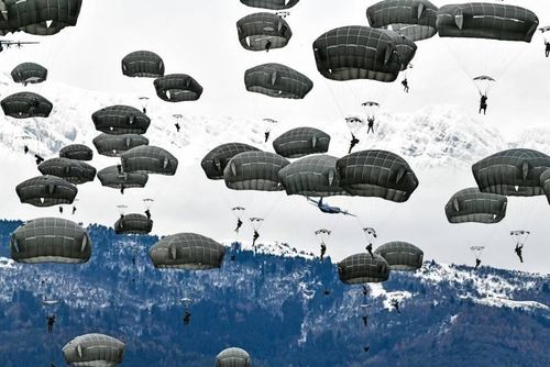 Ví dụ dễ nhận thấy nhất đó là tại một hội nghị thượng đỉnh NATO gần đây, Tổng thư ký khối quân sự - ông Jens Stoltenberg đã cáo buộc Điện Kremlin "độc tài" là mối đe dọa đối với an ninh châu Âu.