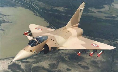 Mirage 4000 là máy bay chiến đấu hạng nặng thế hệ thứ tư duy nhất của phương Tây, từng bay bên ngoài nước Mỹ; Pháp hy vọng cung cấp một loại máy bay cao cấp, có thể so sánh với F-15 Eagle và F-14 Tomcat của Mỹ. Nhưng do không tìm được khách mua, cùng với ngân sách eo hẹp của Pháp, đã khiến Mirage 4000 đội giá và phải hủy bỏ trước khi sản xuất loạt.