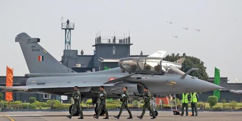 Mới đây có một số khách hàng tiềm năng như Hy Lạp, Indonesia, Croatia. Danh sách này ngắn hơn nhiều so với những máy bay tiền nhiệm của nó là Mirage 2000 và Mirage F1, đều có tính cạnh tranh hơn nhiều trên thị trường quốc tế.