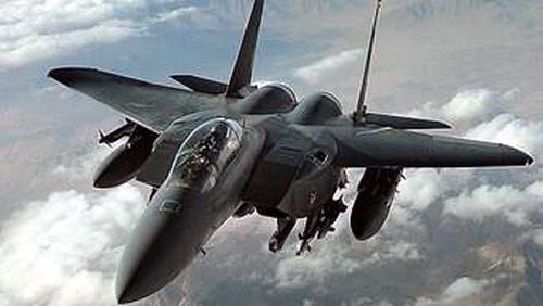 Rafale đã tham gia các hoạt động chiến đấu hạn chế, như chống lại hệ thống phòng không của Libya vào năm 2011. Thực tế khi đó, hệ thống phòng không của Lybia đã bị tên lửa hành trình của Mỹ "làm mềm", lúc này chỉ còn các hệ thống pháo phòng không tầm thấp mà thôi.