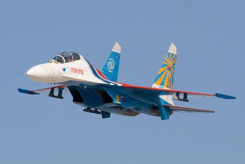 Xếp thứ hai trong top là Sukhoi Su-27 và các biến thể; đây là chiến đấu cơ hạng nặng, hai động cơ; được Liên Xô chế tạo nhằm đối đầu với F-15 của Mỹ. Su-27 có tầm bay 3.530 km, có thể mang nhiều tên lửa hơn, hệ thống điện tử hàng không tiên tiến và có khả năng cơ động tuyệt vời. 