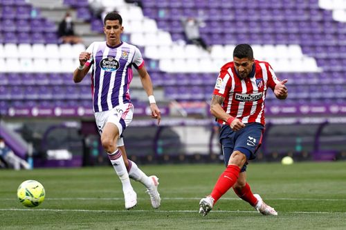  Sang Barca, Suarez tiếp tục phong độ ghi bàn hủy diệt với 195 bàn, vươn lên đứng thứ 3 danh sách cầu thủ ghi bàn hàng đầu lịch sử đội bóng. Mùa trước, Suarez gia nhập Atletico Madrid khi không còn được trọng dụng. Đây là sai lầm của Barca khi Suarez ghi 21 bàn giúp CLB thủ đô Madrid vượt qua Barca để vô địch La Liga. 