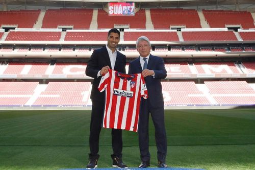 Một năm trước, Barca ruồng bỏ Luis Suarez
