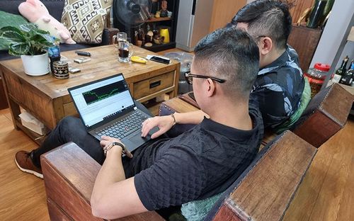Forex đang trở thành kênh đầu tư ưa thích của nhiều người, nhất là giới trẻ yêu công nghệ.