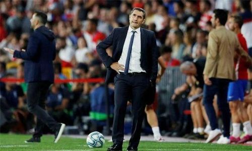 Dù vậy, việc Barca bị AS Roma và Liverpool ngược dòng đánh bại tại đấu trường Champions League khiến tài năng của Valverde bị đánh giá thấp. Valverde thất nghiệp kể từ khi rời Camp Nou. Nhưng với hơn 20 năm kinh nghiệm, Valverde có lẽ là sự lựa chọn chất lượng đối với bất kỳ CLB nào.