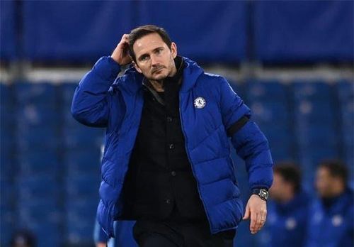 Lampard cũng có công đưa một số tài năng trẻ ra ánh sáng, đáng chú ý nhất là Mason Mount. Dù vậy, thành tích sa sút của Chelsea mùa giải vừa qua khiến Lampard bị sa thải. Hiện Lampard được đồn đoán có thể thay thế Gareth Southgate dẫn dắt tuyển Anh.