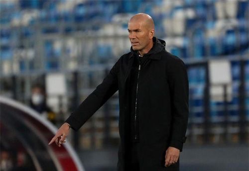 Theo L'Equipe và ESPN, Zidane đang chờ đợi công việc tại tuyển Pháp. Didier Deschamps khả năng sẽ chia tay "Les Bleus" sau World Cup 2022. Đó là thời điểm thích hợp để Zidane tái xuất băng ghế chỉ đạo.