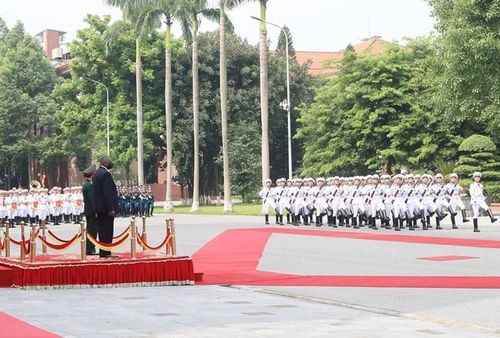  Quang cảnh lễ đón Bộ trưởng Quốc phòng Lloyd Austin. (Ảnh: Trọng Đức/TTXVN) 