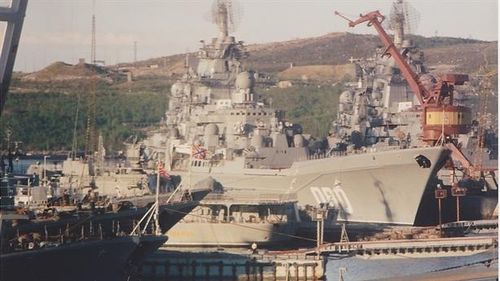 “Rất khó để nói S-500 sẽ xuất hiện trên chiến hạm dưới hình thức nào. Giờ đây chúng ta có những hệ thống phòng không S-300F Fort trên tàu tuần dương. Nếu cần, tôi chắc chắn rằng vấn đề trang bị Prometheus cho những tàu tương tự cũng sẽ được giải quyết".