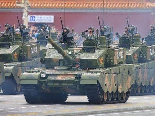 Hiện PLA có khoảng 2.400 chiếc Type 96 và 99; IISS dự đoán, quân đội Trung Quốc có thể loại khỏi biên chế tất cả các xe tăng lạc hậu, được phát triển từ T-54 của Liên Xô, trước năm 2027 và chỉ còn trong trang bị xe tăng Type 96 và 99.