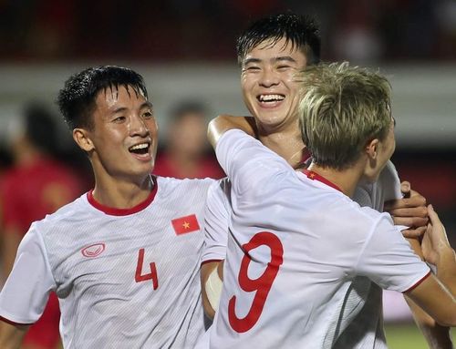 Các tuyển thủ Việt Nam tại vòng loại World Cup 2022. Ảnh: NGỌC DUNG