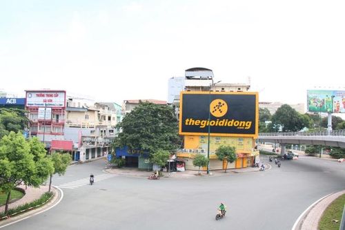 Khu vực nút giao Nguyễn Kiệm – Nguyễn Thái Sơn khá vắng vẻ trong sáng 2/8/2021. Ảnh: Tiến Lực – TTXVN