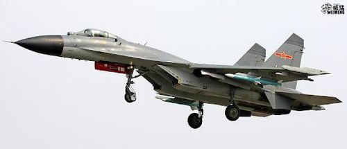 Sau khi nhập khẩu lô chiến đấu cơ Su-27 ban đầu, Bắc Kinh đã mua giấy phép để chế tạo trong nước bản sao của riêng họ, đó là phiên bản J-11. Sau khi làm chủ công nghệ từ Nga, Trung Quốc đã bắt đầu độc lập chế tạo các mẫu tiên tiến hơn như J-11B và D, bất chấp sự phản đối của Nga.