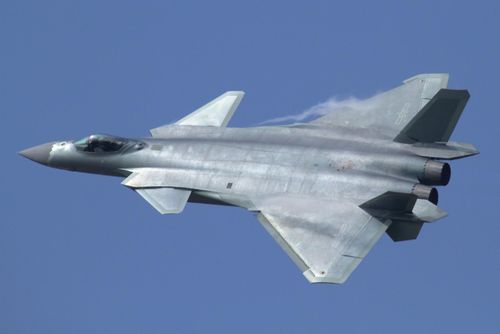 Trong lĩnh vực máy bay chiến đấu tàng hình, Trung Quốc đã phát triển hai mẫu máy bay là J-20 và J-31; trong đó J-20 là máy bay chiến đấu tàng hình hạng nặng, hai động cơ, bay thử lần đầu vào năm 2011, nhập biên chế Không quân Trung Quốc năm 2017, được coi là chiến đấu cơ hiện đại nhất hiện nay của Không quân Trung Quốc. 