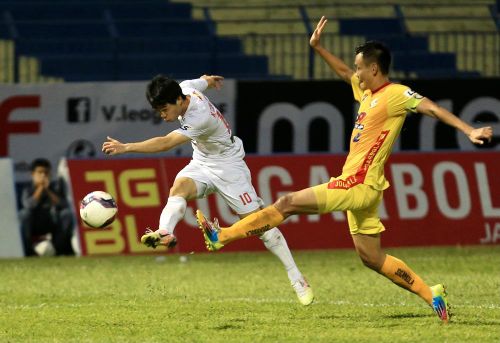 HAGL chơi thăng hoa ở giai đoạn 1 LS V-League 2021 dưới sự dẫn dắt của HLV Kiatisuk. (ảnh Anh Tú)