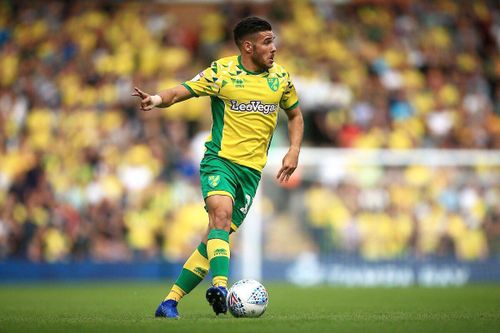 Buendia là trụ cột giúp Norwich giành quyền thăng hạng ở mùa giải vừa rồi với 15 bàn thắng và 16 đường kiến tạo sau 39 trận ở Championship. Tại Premier League 2019/20, mùa giải mà Norwich xuống hạng, Buendia cũng là một trong những cầu thủ chơi nổi bật nhất.