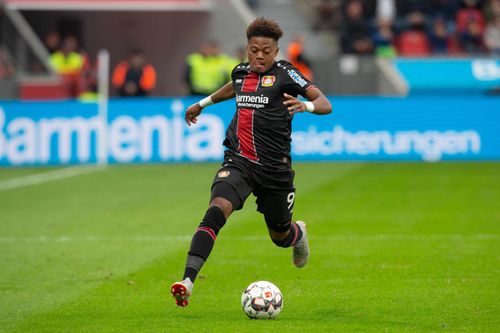 Trước đó, Aston Villa thông báo Leon Bailey trở thành tân binh của đội bóng. Bayer Leverkusen nhận 30 triệu bảng từ thương vụ này. Bailey được coi là người thay thế cho Grealish khi có thể chơi tốt ở 2 cánh và cả vị trí tiền đạo cắm.