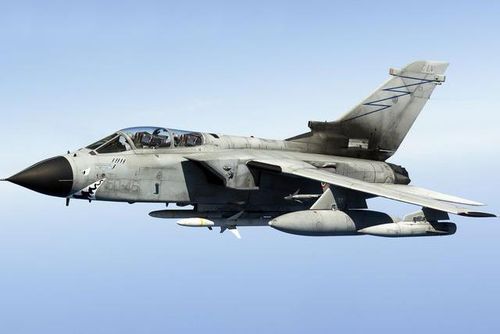 Máy bay này có giá 59,6 triệu USD với 3 phiên bản khác nhau gồm: tiêm kích Tornado IDS, đánh chặn Tornado ADV và ném bom tàng hình Tornado ECR