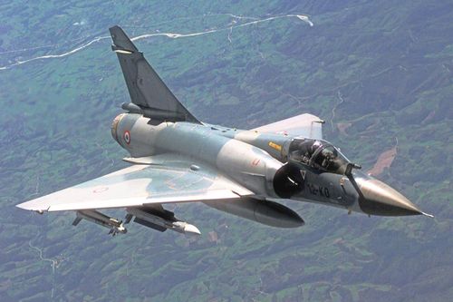 Máy bay Dassault Mirage 2000 hiện được sử dụng trong lực lượng không quân của nhiều nước bao gồm Không quân Ấn Độ và Không quân Các Tiểu vương quốc Arập Thống nhất