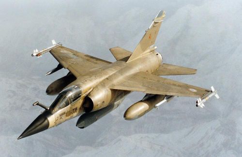 Dassault Mirage 2000 là máy bay chiến đấu phản lực thế hệ thứ 4 do hãng Dassault Aviation phát triển. Nó được chế tạo vào năm 1978, sau đó được đưa vào sử dụng trong Không quân Pháp năm 1984